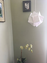 Load image into Gallery viewer, Sonobe pendant lamp made with Japanese paper.