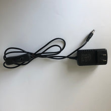 Load image into Gallery viewer, Small Frame - Rounded Quadilic (25 x 25 cm)